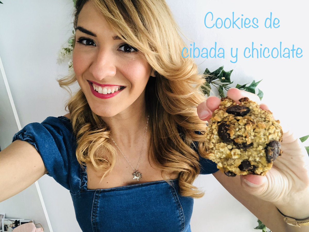 A_escuchetes's tweet photo. Hue ye o 5°Aniversario de "A Escuchetes" y pa agradeixer-tos estos 5 anyos chunto a yo he feito un nuevo vidio con una receta facileta y saludable que podetz fer en estos días de quarantena. "Cookies de cibada y chicolate". Muitos besetz!

https://t.co/U4hOtTjpEz https://t.co/eOnk7jzsOC