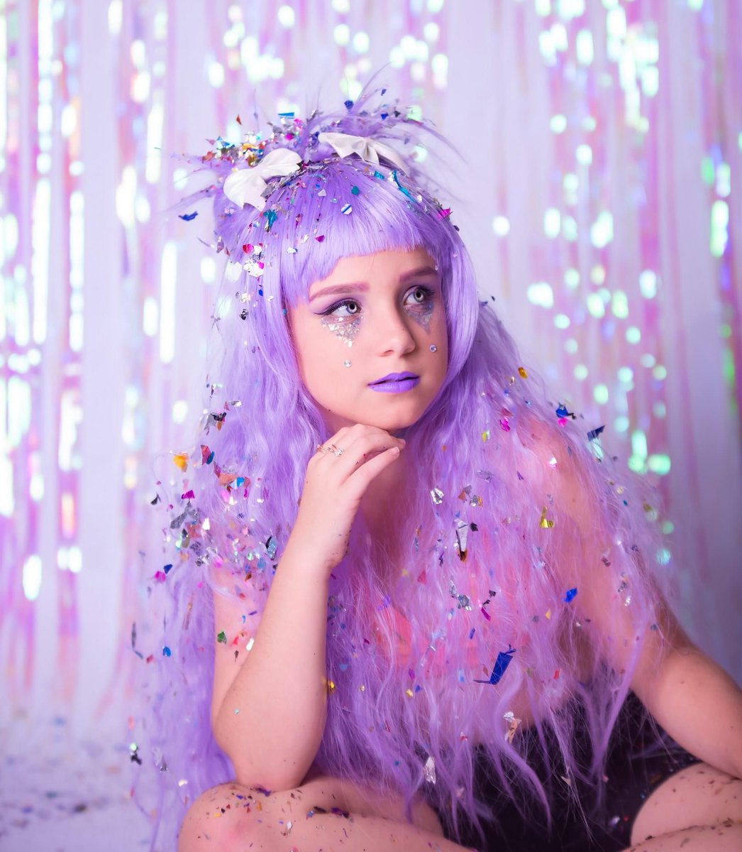 nnewmanofficial's tweet photo. It’s wig day 2. 
Going for a more festival look with this one 
#StayHomeAustralia #wigchallenge #makeup #LockdownForLove #cosplay https://t.co/gCFKBHT17H