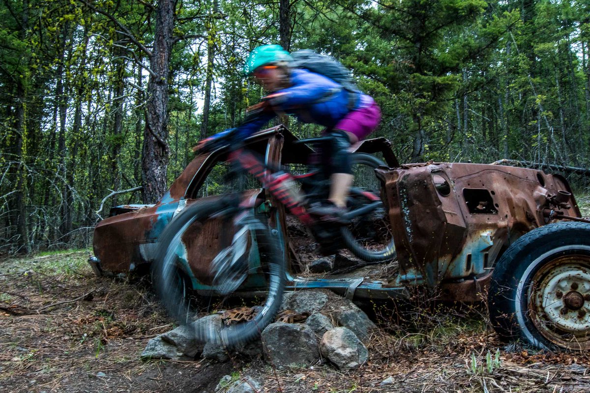 bikemag's tweet photo. Creative trail routing, as sampled by Christy McLean in Kelowna, British Columbia. | Photo: Ryan Creary #bikemagpod https://t.co/qhRnzUjG70