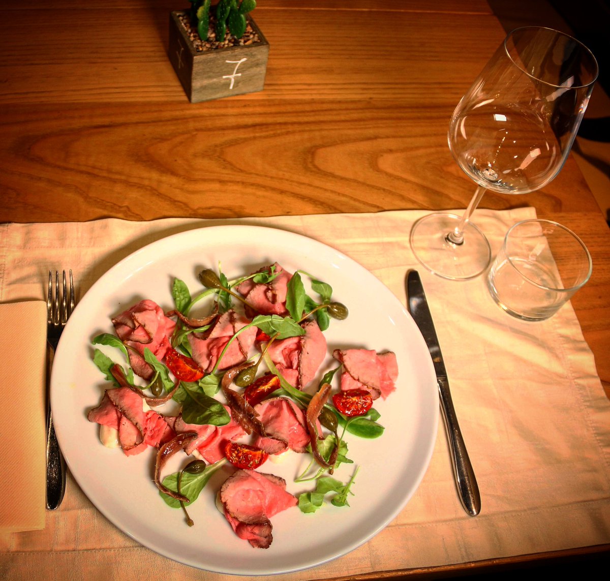 N_Settantasei's tweet photo. ‼️ L'alfabeto dei nostri piatti ‼️
👩🍳 Le specialità dei nostri chef... dalla A alla Z! 🔠
👨🍳 Dodicesima puntata: #vitellotonnato con #pomodorini e #capperi <3
#N76 #food #Rivarolo #RivaroloCanavese #Canavese #NoiCeLaFaremo #gourmet #torniamopresto #VitelEtonné https://t.co/ER0pBOt3gm