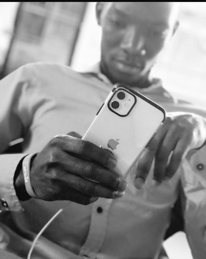MarvinTheGuide's tweet photo. To all #iPhone_Users👏📣📡🔊

STOP complaining about #OTT.
Simple typ #AMEN and switch on your data connection. #Android and #the_rest I don't know, #mwesotinge.... https://t.co/1w0T8zfc72