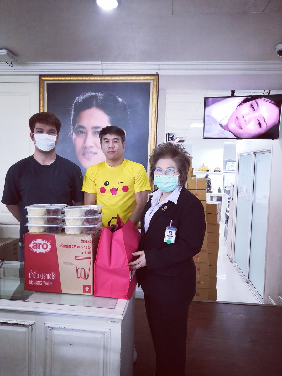 GUY94632619's tweet image. เปลี่ยน work from home เป็น cook from home ทำอาหารไปให้บุลากรทางการแพืย์ตามโรงพยาบาลรัฐต่างๆ 

#wecookforyou #workingfromhome #WorkFromHome #COVID19 #เราไม่ทิ้งกัน