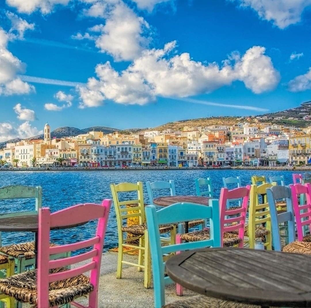 Syrosislandgr's tweet photo. We will meet again some sunny day when the blue skies drive the dark clouds far away!
#tillthen #staysafe #stayhome #dreamonline #syros4seasons #SyrosIsland #WeAreSyros #VisitSyrosLater #Cyclades #Greece
πΈ: @kostasboukou https://t.co/zhdAAaLx2n