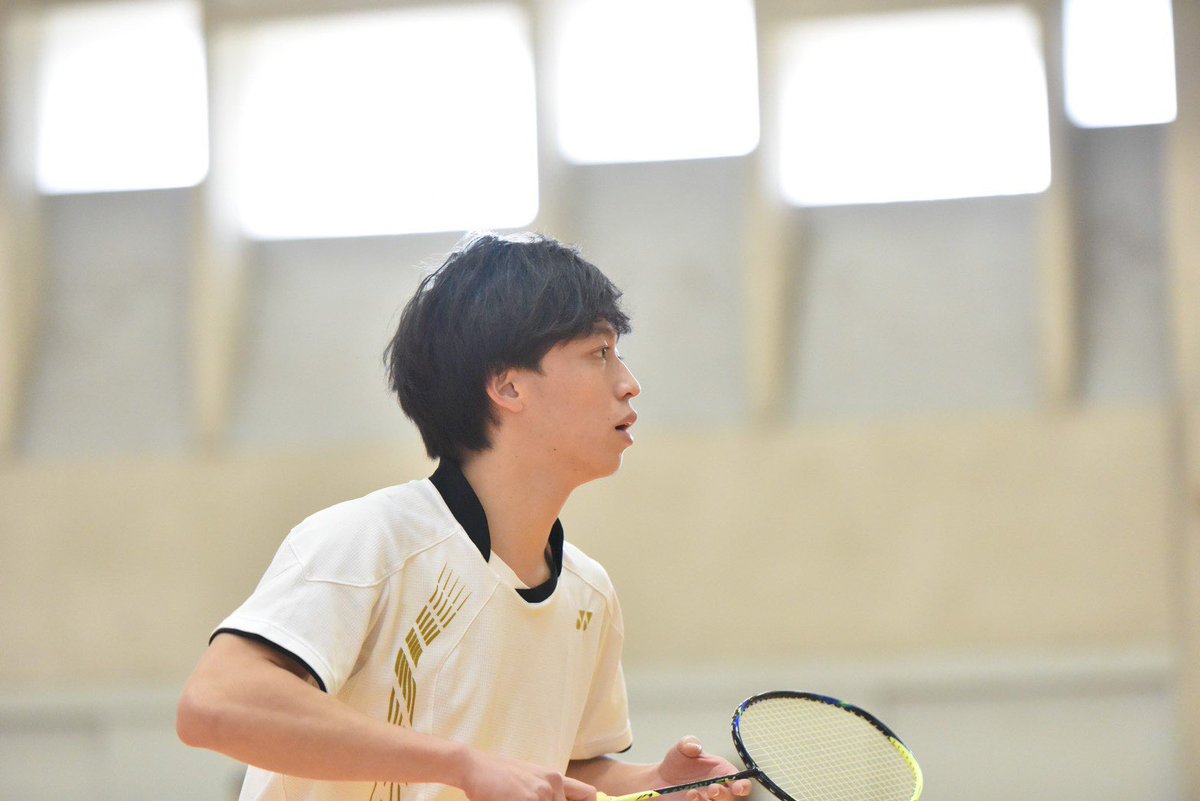 京都工芸繊維大学バドミントン部 花谷侑樹 情報 副部長その2 彼のバドしている写真はバチクソかっこいいと思うのだが実際はただの大阪人であり それ故に部のムードメーカー Twitterネタからなんまで知識が結構広い ジャンプスマッシュのフォームと 京都工芸繊維大学バドミントン部 花谷侑樹 情報 副部長その2 彼のバドしている写真はバチクソかっこいいと思うのだが実際はただの大阪人であり それ故に部のムードメーカー Twitterネタからなんまで知識が結構広い ジャンプスマッシュのフォームと