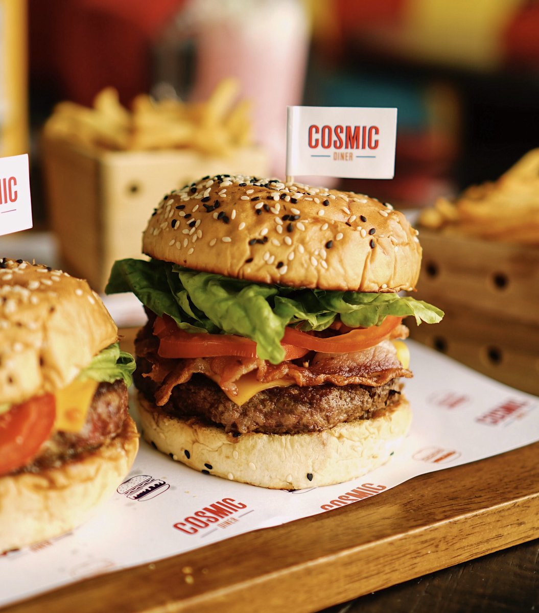 CosmicDinerBali's tweet photo. Our mighty East Coast burger with 150g Wagyu beef patty, smoked bacon and melted cheddar cheese! 🥓🧀🍔🍟 #CosmicDinerBali https://t.co/Glm5BAdv1u