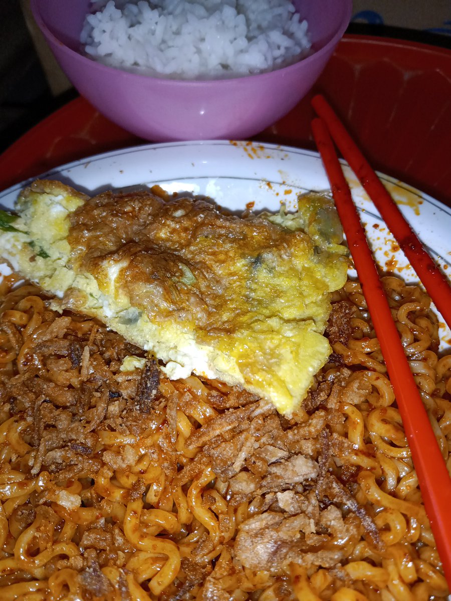 FOOD_FESS's tweet photo. Fess kalian kalo makan mie pake telor, telornya di masak gimana? https://t.co/GfMufOn8NV