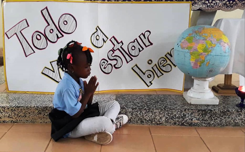 FundacionMAGA's tweet photo. Nos siguen llegando muestras de cariño desde Sierra Leona y mensajes de ánimo. Ellos sufrieron los efectos del ébola y por eso sus imágenes de aliento cobran aún más significado.
🇸🇱 https://t.co/6HdQ6tz0Ad