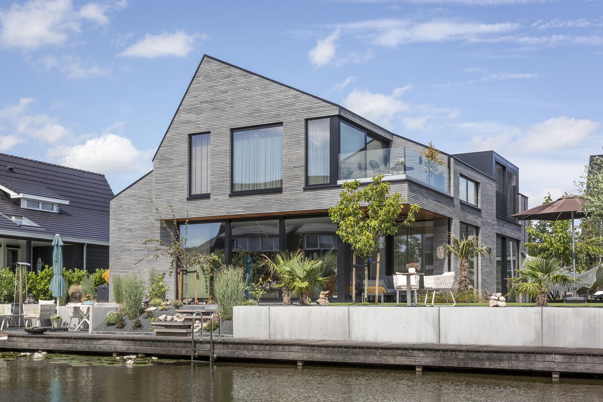 EXCELLENT | magazine tweet media