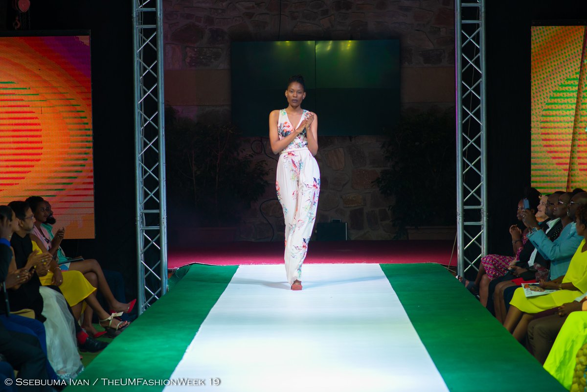 Agence_Umuringa's tweet photo. Jessica on runway at #TheUFW2019 in Papino Creations from Senegal.
M.U.A: Linka Make Up
Photographer: Ivan Ssebuuma
#theumfashionweek2019 #burundiDrapeau du Burundi #burundi #burundifashion #burundifashionweek #fashionweek #runway #models #runwaymodel #scoutmodel https://t.co/7OgPVBoUUC