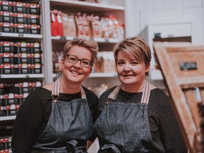 mycashflowfi's tweet photo. Täyttä höyryä eteenpäin - selvityksemme mukaan kotimaisten verkkokauppojen kokonaismyynti on kasvanut noin 120 prosenttia edelliseen kuukauteen nähden. 📈 Nyt kannattaa panostaa verkkokaupan kehittämiseen ja markkinointiin. #mycashflow #kasvuaverkosta https://t.co/KfiFNpaoIJ https://t.co/tZuHVkpDr4