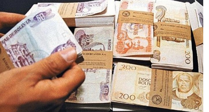 lemavirginio's tweet photo. Cuánto ahorraría Bolivia si no paga un mes a sus políticos? 5 mil electos, 10 mil políticos de directores para arriba, a un promedio de 12 mil Bs. cada uno al mes. 180 millones de Bs. en un mes. Q locura no? Eso nos cuestan los políticos al país. #Propongo q no cobren marzo. https://t.co/tZhoLg7vZ0