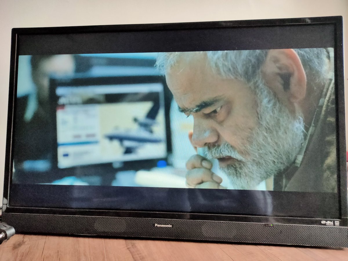 jgdatul's tweet photo. I can watch this movie a thousand time n if not wrong it's my 30 th time .. babu ji @imsanjaimishra #AnkhonDekhi an amazing film. https://t.co/SP6fX7qN6A