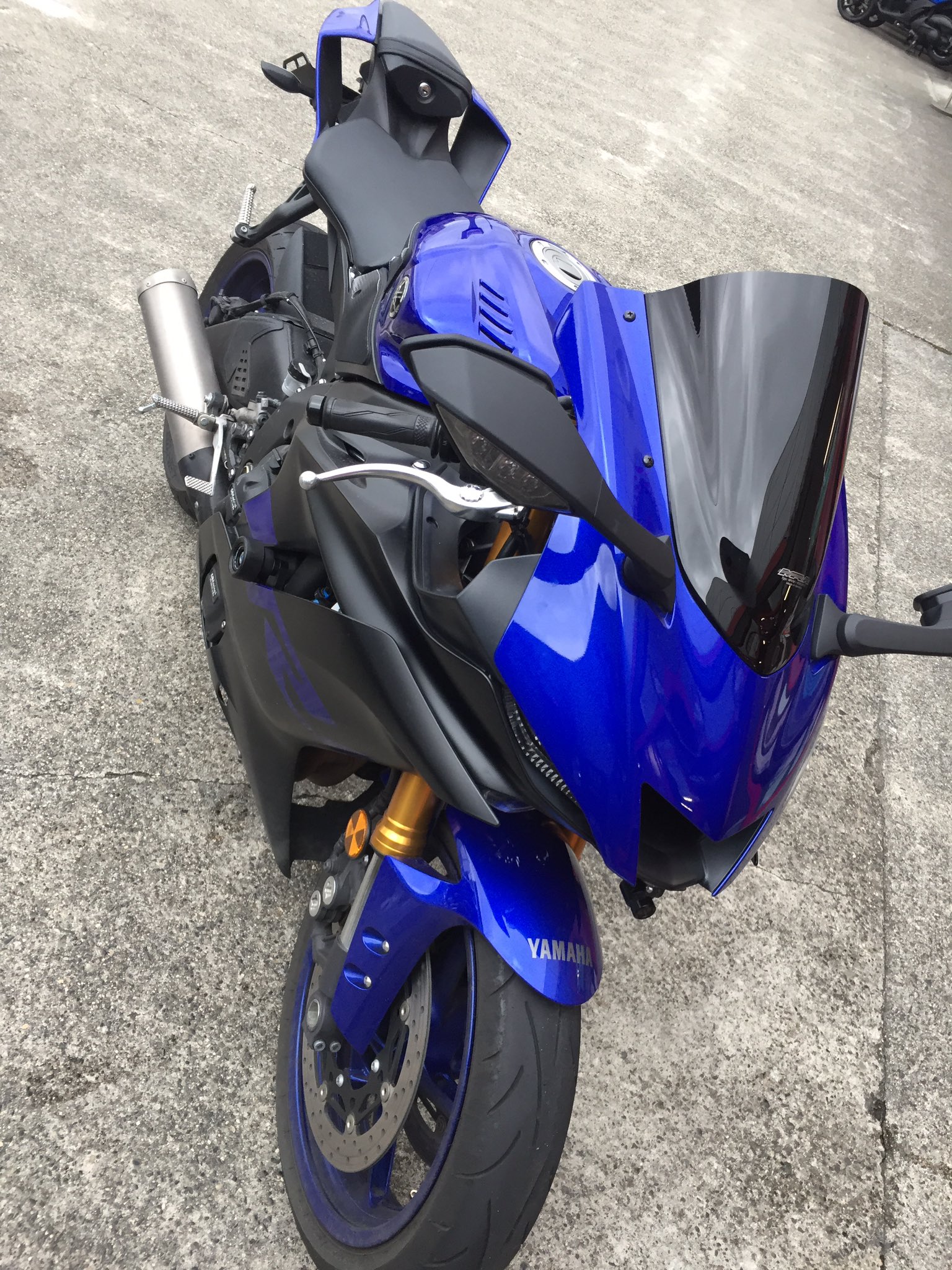 YZF-R7用 MRAスモークシールド R7 R6 シールド RAM YZF-R7用 MRAスモークシールド R7 R6 シールド RAM（rizoma