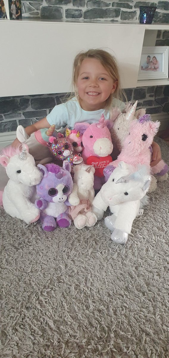 GETTiNGS_'s tweet photo. We're going on a unicorn hunt 🦄🦄 https://t.co/PxePxIwIYB
