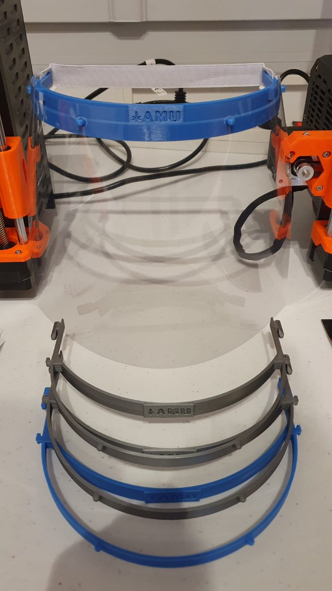 EnedisRegionSud's tweet photo. 👏#SolidariteCOVID19,@enedis_prov_alp fabrique grâce à l'#impression3D des visières à destination du corps médical des #BouchesduRhône, pour répondre à la demande @univamu et doter @aphm_actu d'équipements de protection. @ARSPaca
Bravo à Cédric Monot pour son engagement et les📸 https://t.co/9dI3vHDgF3