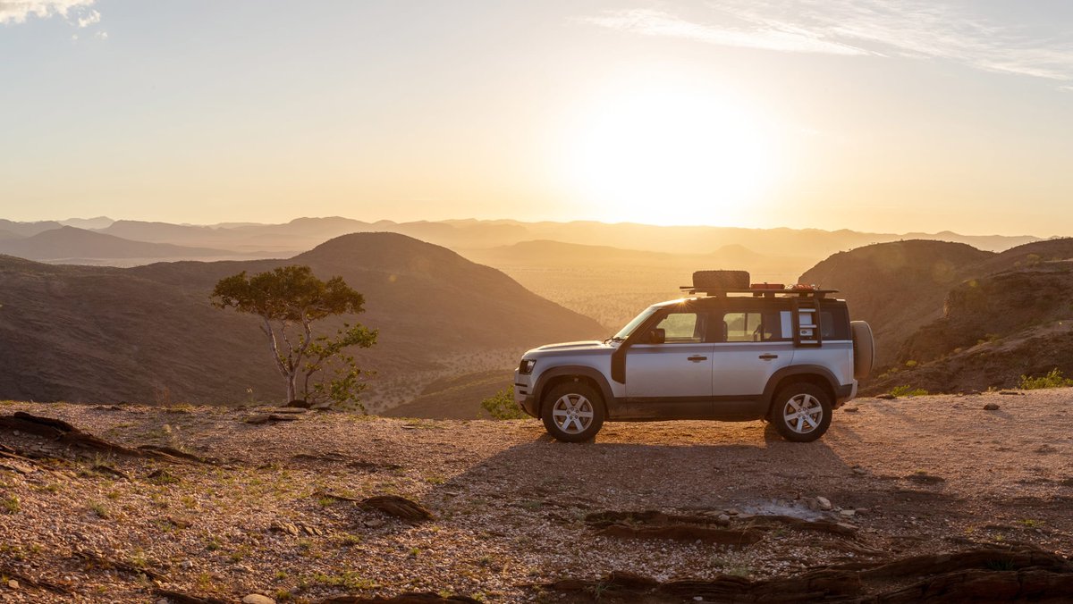 AutoExpress's tweet photo. What would you like to know about the new Land Rover Defender? Ask us anything! #askautoexpress
Check out our review here...>> https://t.co/vJMuaJSoY0 https://t.co/upMRSTcxlo