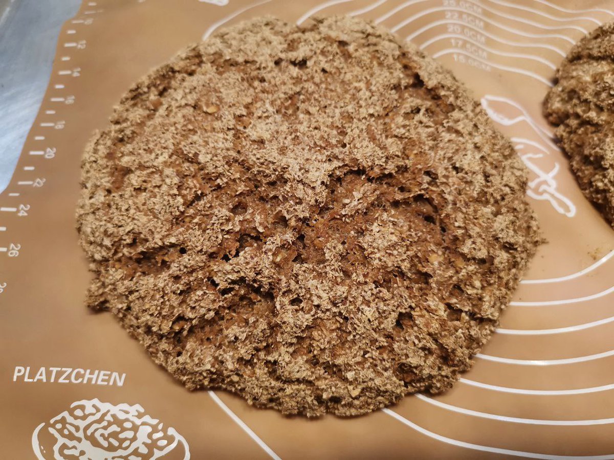 JojoSekri's tweet photo. Fresh baked Healthy Sourdough Dark bread
JojoCookingMagic Homemade Sourdough Dark bread
JojoCookingMagic Recipe
#sourdoughdarkbread #sourdoughbread #darkbread #halalbread #healthybread #homemade #sauerteigbrot #sauerteig #brot #healthyfood #naturalingredients #nomsg #baking https://t.co/DNiNqMUsCE