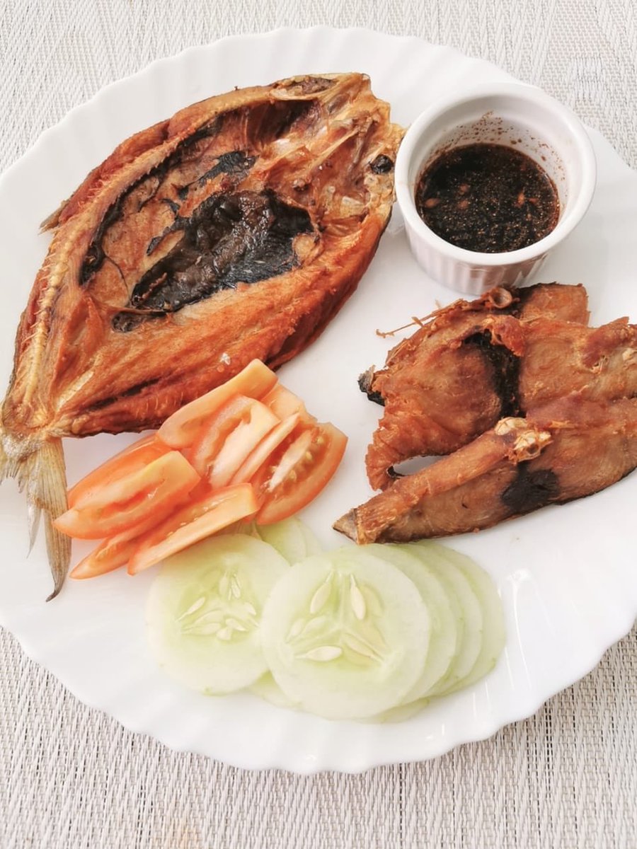 31 March 2020BREAKFAST: Spicy Tuna SisigLUNCH: Fish Escabeche & Fried Fish #food  #homecookedmeals #StayAtHome    #HomeQuarantine