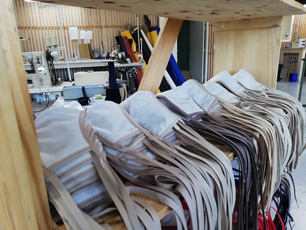 LaTribuneTlse's tweet photo. #Toulouse #Aveyron #COVID19 #masquespourtous #LTavecVous L'Aveyronnais Bleu de chauffe se lance dans la production de #masques en coton https://t.co/DoEZDYvHSz via @LaTribuneTlse https://t.co/FQM0ILjsxj