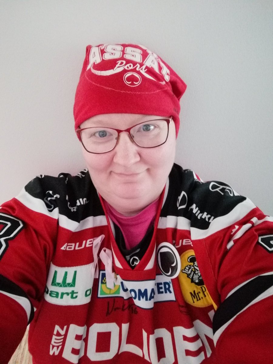 #seurapaitapäiväkotona #seurapaitapäivä #Ässät #yhdessä #seurasydän #liiga