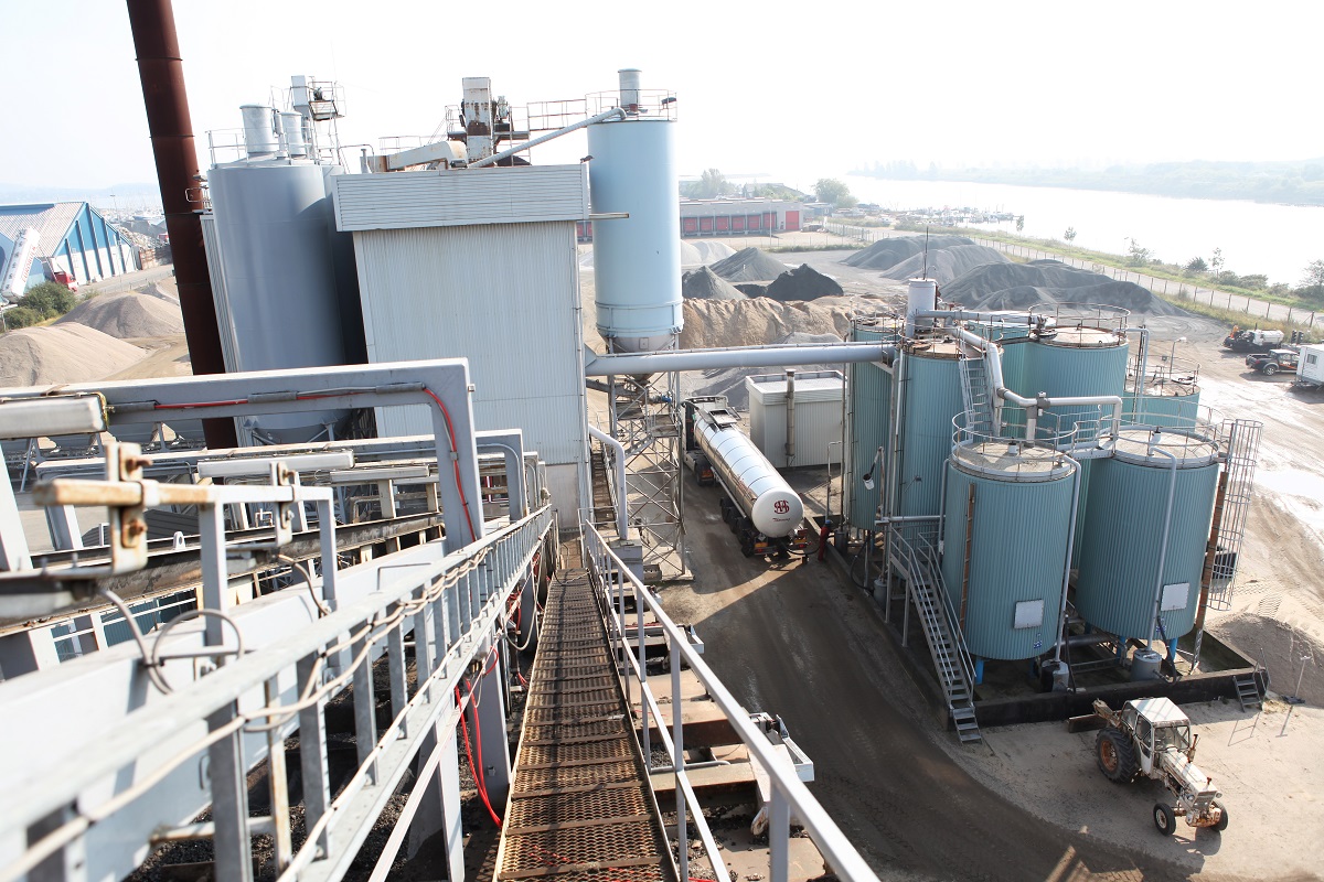 Colas_Danmark's tweet photo. Colas vil flytte sin #asfaltproduktion uden for #Horsens. Læs mere https://t.co/uhgb7U6HDh https://t.co/ZRdYWtA0p1
