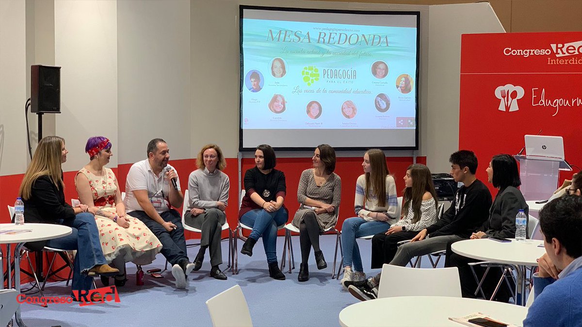 DIGIeLEARNING's tweet photo. #CongresoRED2020 resaltó por la nueva propuesta de "Educación de Barrio" con "recetas" para profesionales de la educación que podrán aplicar en su día a día.
#SED2020 https://t.co/532Jm2fSsq