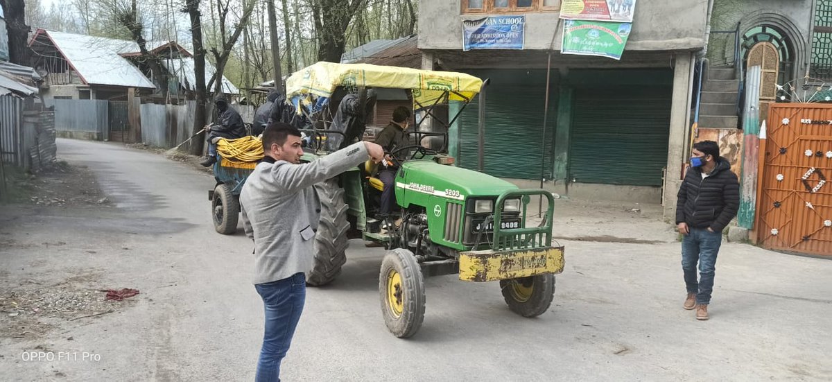 McGanderbal's tweet photo. Team Municipal Council Ganderbal under the chairmanship of President MC Ganderbal launches fumigation, Sansitization drive at Kujar Gadoora area of Ganderbal https://t.co/Vm6qdrFAE0