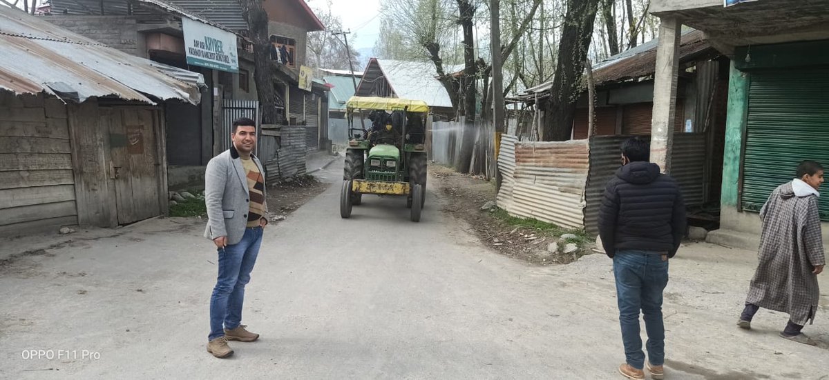McGanderbal's tweet photo. Team Municipal Council Ganderbal under the chairmanship of President MC Ganderbal launches fumigation, Sansitization drive at Kujar Gadoora area of Ganderbal https://t.co/Vm6qdrFAE0