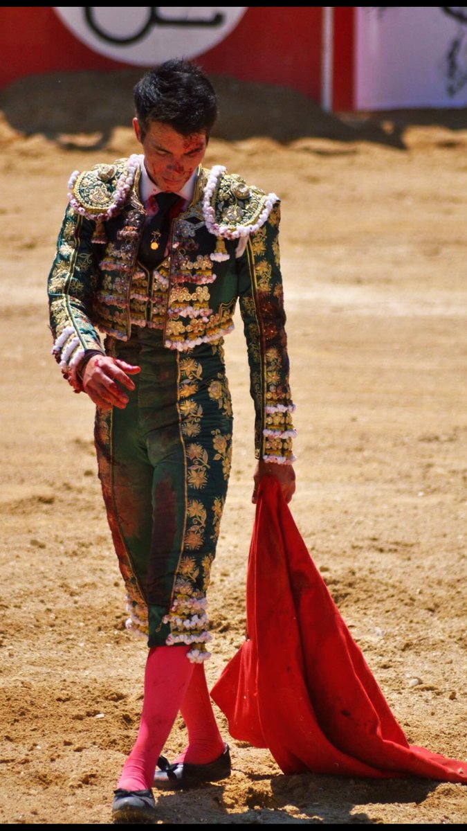 "Cobarde aquel que Pensó en un limite antes de Comenzar"
#CabezaFríaCorazónCaliente
📸: @_melhts