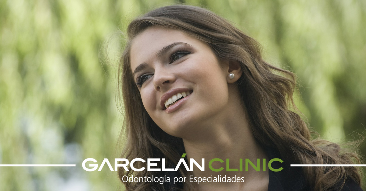 GarcelanClinic's tweet photo. La #SaludBucodental afecta a la salud general de nuestro organismo. Por eso debemos tenerla siempre presente. Una mala #SaludDental puede complicarse y provocar infecciones, dolores, trastornos del sueño... #ConsejosDentales https://t.co/elZmEgweBs
