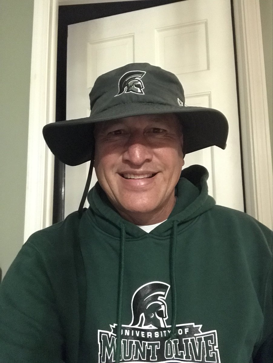 we_are_trojans's tweet photo. #TrojanGreen ready to start the day! https://t.co/9WsKeWLlru