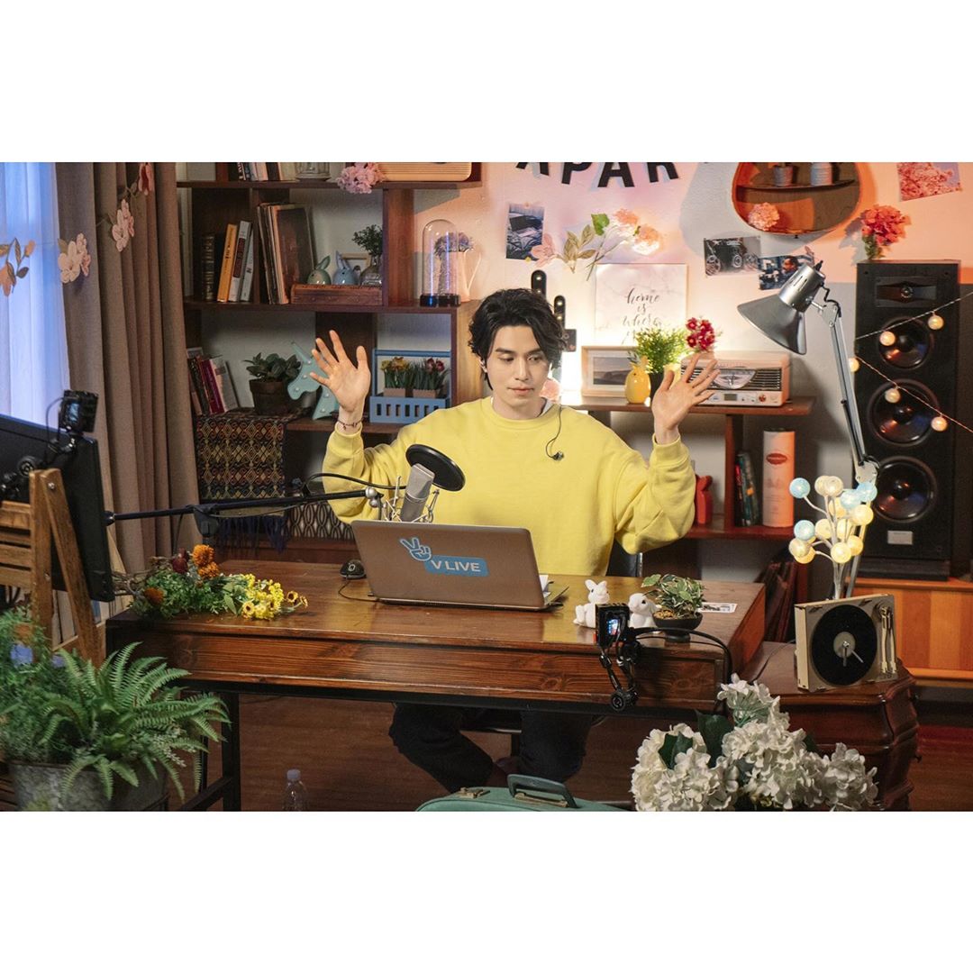 Ldwk81's tweet photo. V LIVE <라디오 아파트> 다시 보기
👉 https://t.co/uakad0aASA

#이동욱 #LeeDongWook #李栋旭 #욱스타그램 #라디오아파트 #RADIOAPART #브이��이브 #VLIVE #VAPP #욱디 #비하인드 #잘생김 #귀여움 #다있다 #💕 https://t.co/luS7qkIJQy