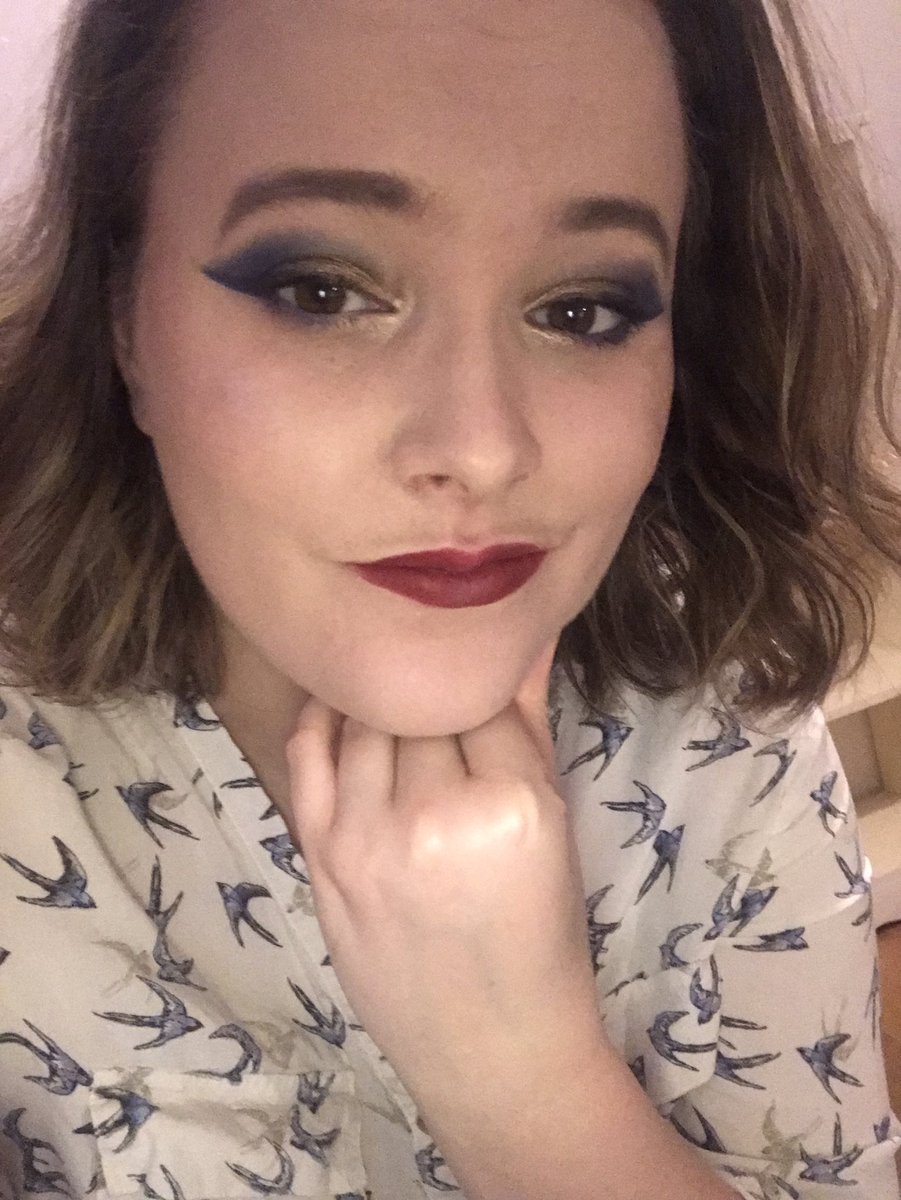voodooqueen__'s tweet photo. Did four looks inspired by the Hogwarts houses from Harry Potter ( @jk_rowling ). Actually quite proud of them ❤️💙💚💛 https://t.co/5U7NvUZQzU
