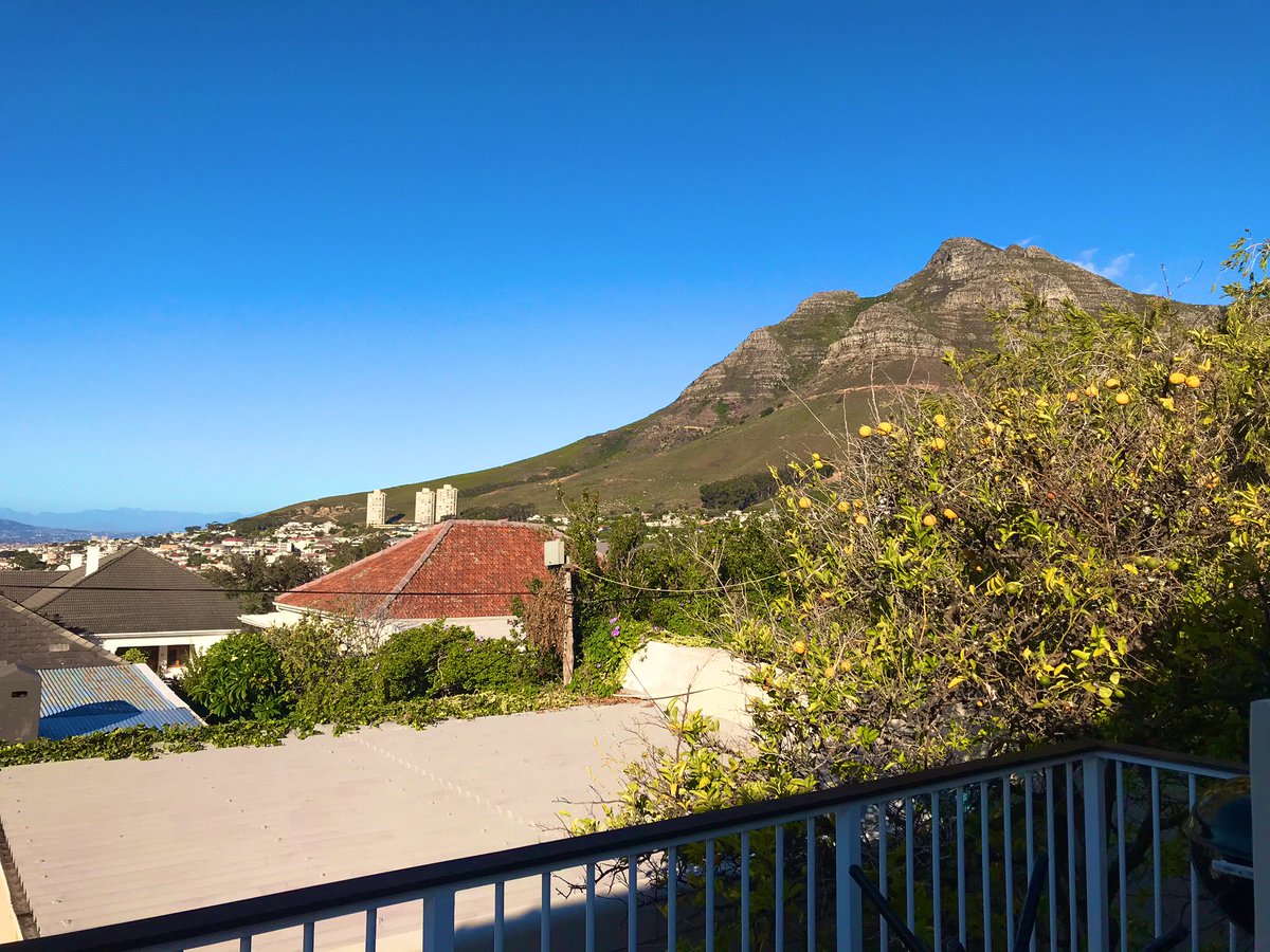 moegmida's tweet photo. How wonderfully clear the skies are .. Everything We do affects our Earth 🧚🏼♀️ #Day5 #lockdown #capetown #lesspolution #Corvid19 #ClimateChange #climatechangeisreal @GretaThunberg https://t.co/BrPZHUyyx7