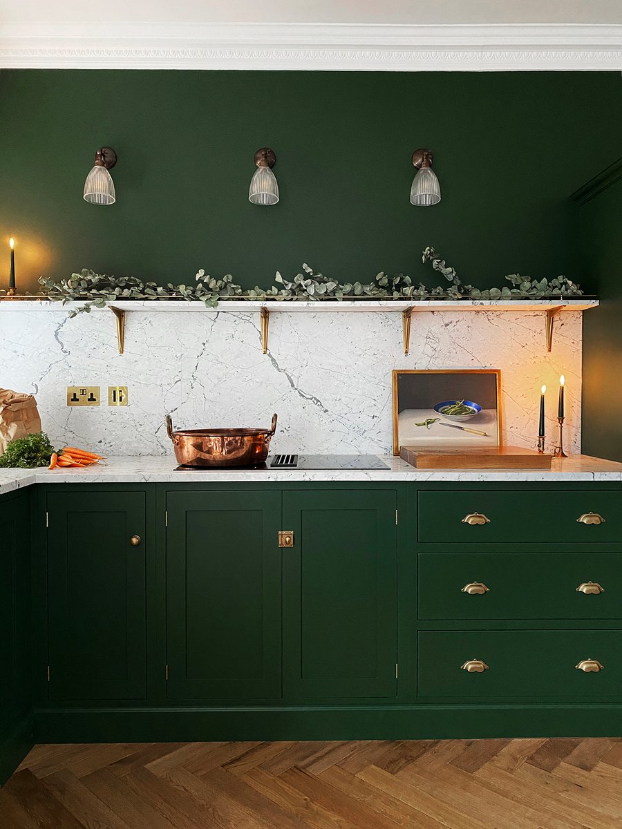 deVOLKitchens's tweet photo. #KitchenTour: A little reminiscent of our iconic Peckham Rye project with its rich colour and expanses of bold marble and brass, but new and exciting all in its own way. https://t.co/gEzJx80Xmc #LondonKitchen https://t.co/orgczwKKhZ