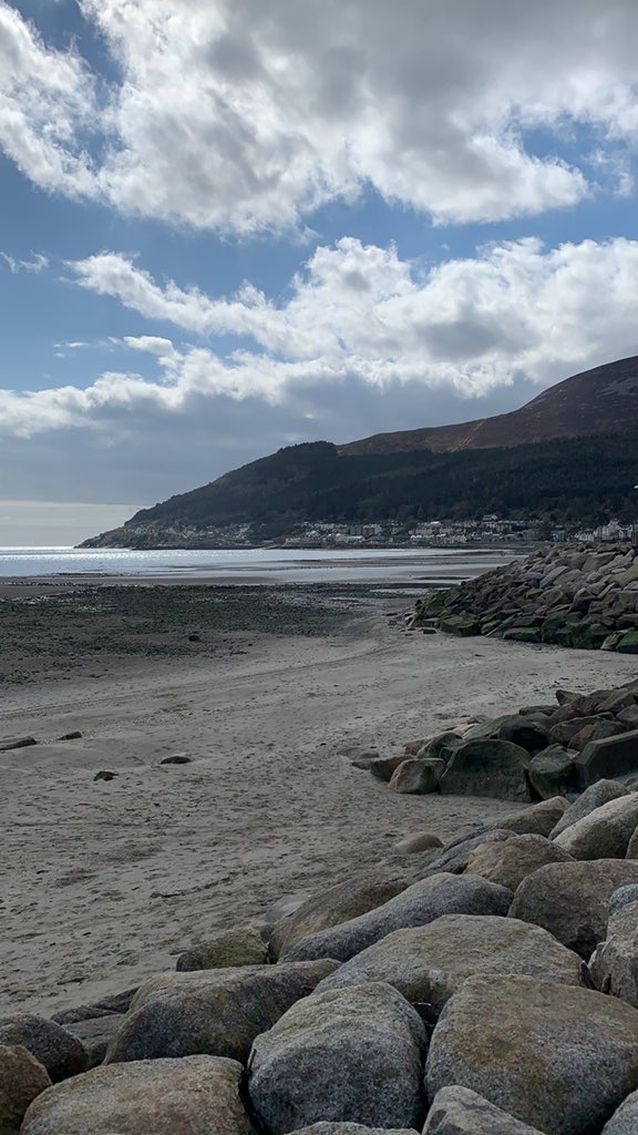 NicolaKerrSmall's tweet photo. Beautiful Newcastle so peaceful https://t.co/JMK2YQeo8z