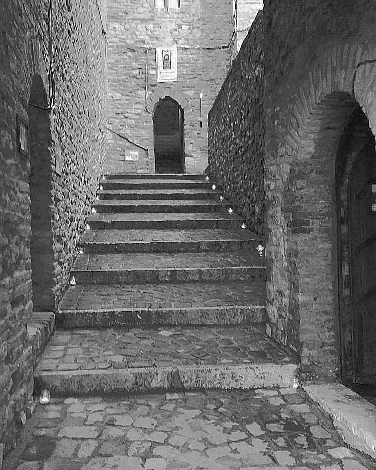MontefioreRn's tweet photo. Ingresso alla corte..
Castello di Montefiore Conca Rn
montefiore #montefioreconca #emozionisenzatempo #borghimagazine #borghipiubelliditalia #yallers #prettyromagna #romagna #apt #rivieraromagnola #costanzaeormanno #ilbiancospino #yallersitalia #bandierearancioni https://t.co/RtAZOu4HBl