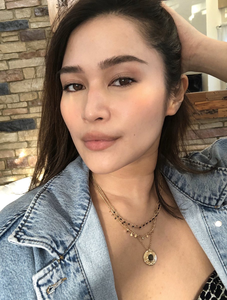 raleene's tweet photo. Pablo wasn’t in the mood to do photos today 😅 #goingnowherebutfuckitimgettingdressed https://t.co/j8aryhhB9L