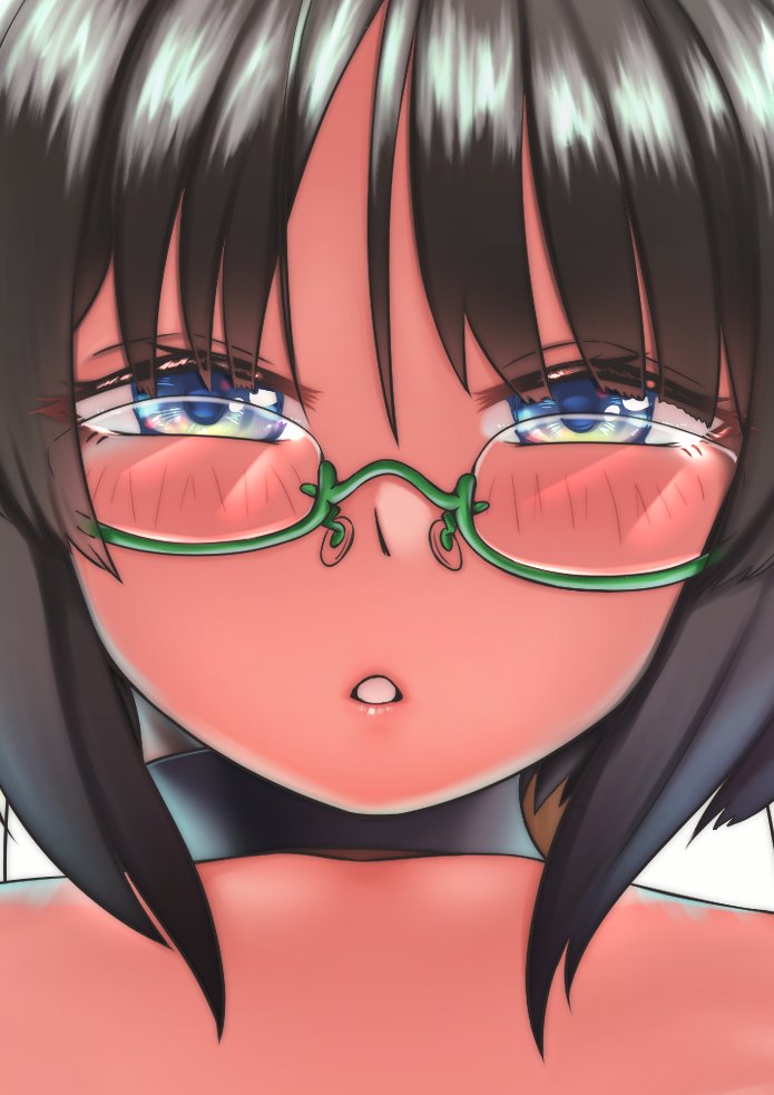 昔からだけど、別にレザー首輪とかそんなにゴリゴリな奴じゃなくていいんで首に何か巻いてるのセクシーで好きなんですよね。 