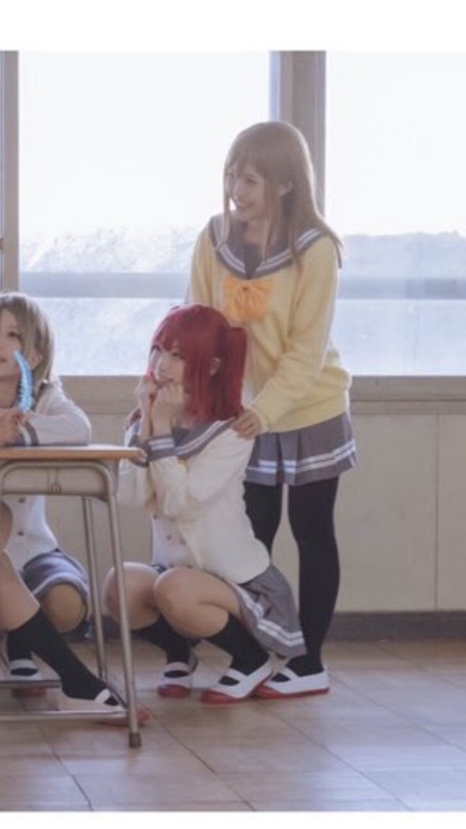 りこな 通販はじめました ルビィちゃん そろそろ降りるずら 足踏んでる いや踏んでない 踏んでないよねこめりちゃーーーん 踏んでるようにしか見えない T Co Iavt868est Twitter