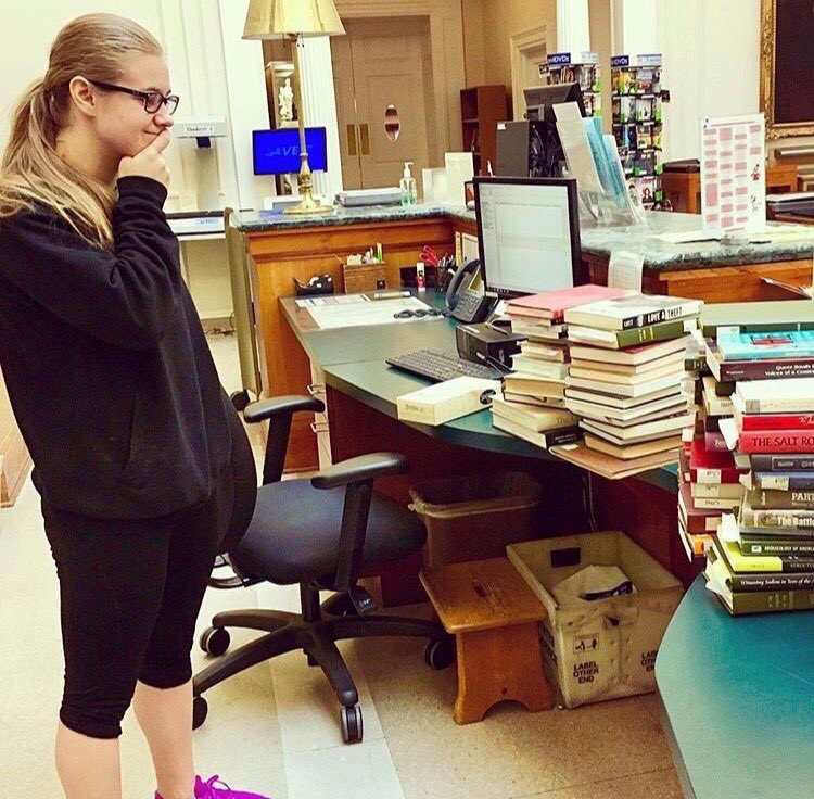 LillyLibDuke's tweet photo. Commencement may be virtual, but our regard for our #duke2020 student assistants is very real and enduring. Meet Sarah, one of our treasured Lilly Class of 2020. 🎉😈 https://t.co/QB9bbxXRkF 📚 #pictureduke #@DukeU #dukephoto #pictureduke https://t.co/3C6hJ0Gt00
