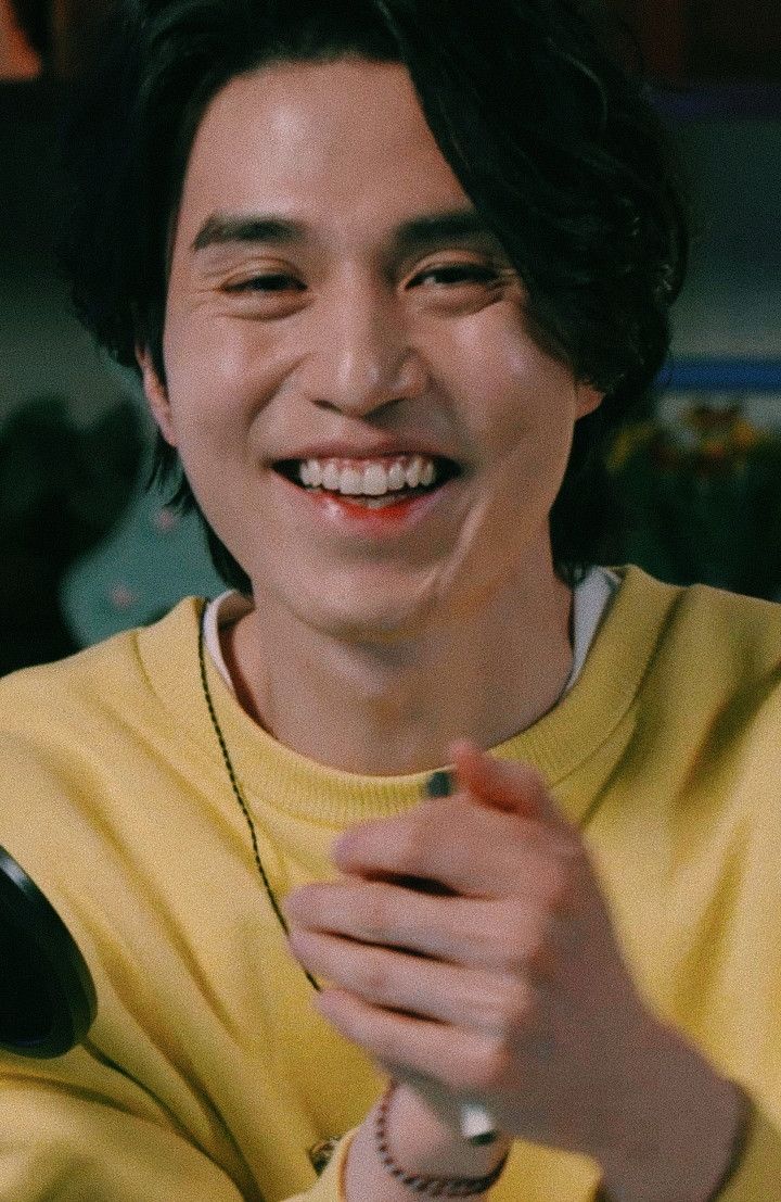 wookftm's tweet photo. His laugh is soo pretty😍💫
#LeeDongWook #이동욱 #RadioAPART #VLIVE https://t.co/3w40eKwlWK