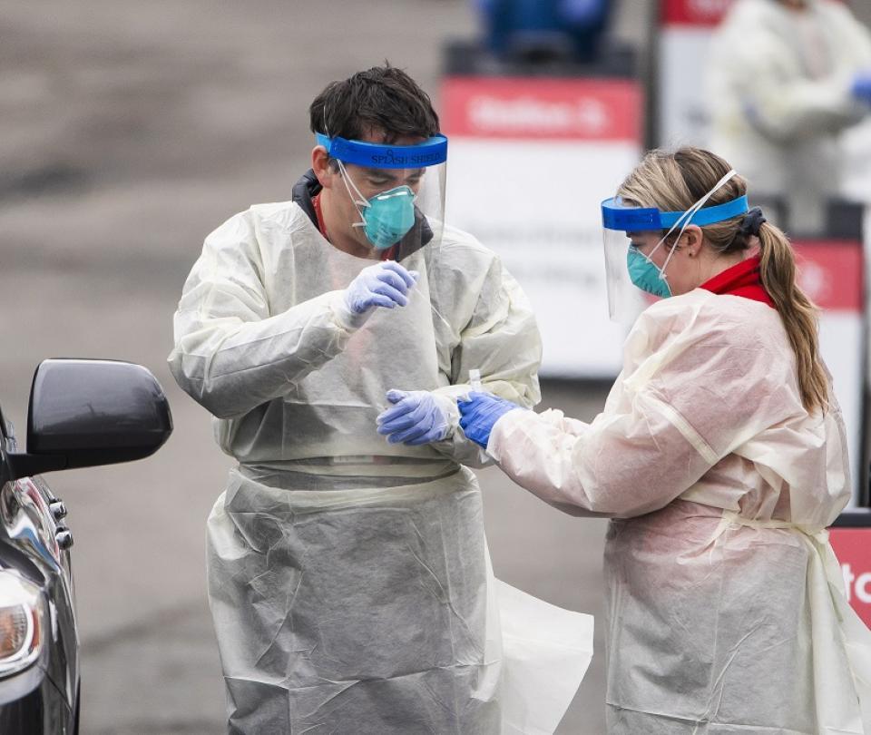 Portafolioco's tweet photo. Bélgica recibió 100.000 mascarillas defectuosas desde Colombia https://t.co/eAwwy2j4sv

👉 "Resultó que no venían de China, como decían", dijo Ludo Splingaer, director del hospital de Amberes RevArte. https://t.co/dysefI3Yn8