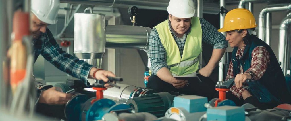 viewpointcs's tweet photo. Here's a helpful tip for those contractors doing essential work. Our Service Tech app enables greater speed and integration between office and field. You can also read about it in the #ConstructionExecutive Tech Rundown here: https://t.co/VYbTwwammH  @ConstructionMag https://t.co/HxIFRFe5dN