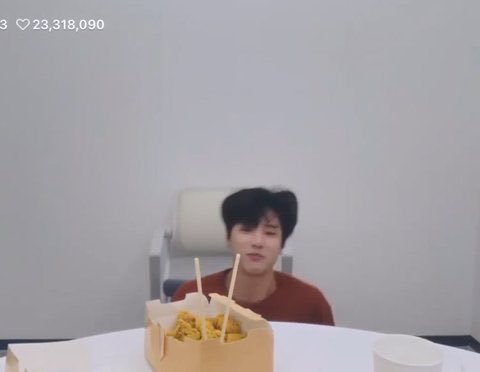 湯 エイプリルフールなので スンヨンのアカウント名が チョクンヨン になってる 쿵 クンは韓国語でバタンッ的な転んだ時の効果音の意味 スヨヨはあの日転んだことを嘘にしようとしているが そうはさせない T Co T6vg7euxl0 Twitter 湯 エイプリルフールなので スンヨンのアカウント名が チョクンヨン になってる 쿵 クンは韓国語でバタンッ的な転んだ時の効果音の意味 スヨヨはあの日転んだことを嘘にしようとしているが そうはさせない T Co T6vg7euxl0 Twitter