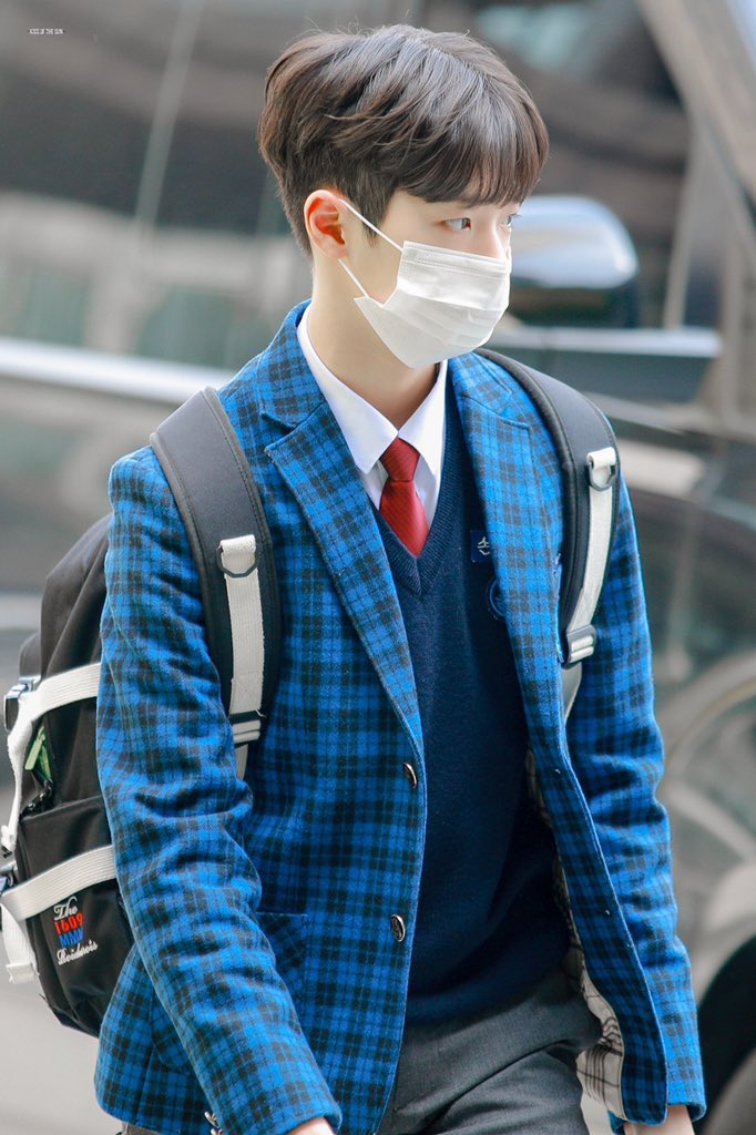 Best_schoollook's tweet photo. 1. 구 엑스원 손동표 
그 난해하다는 영동고 파란체크도 거뜬히 소화하는 교복찰떡와기입니당 하복,한림교복도 잘어울리는 동표 보고가세요 라고 제보주셨습니다
#손동표 #동표 https://t.co/y9vOKQnQDm