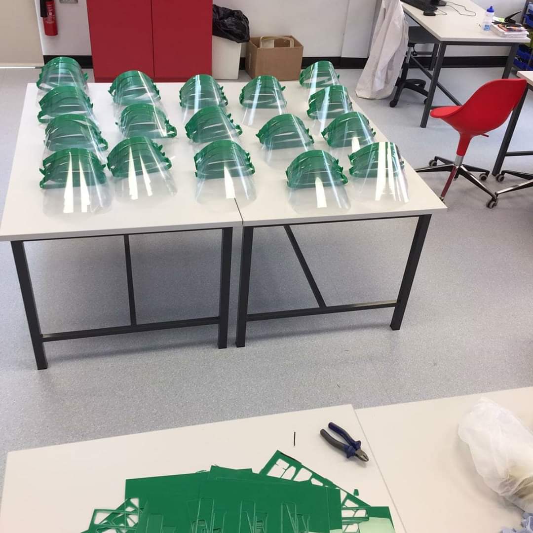OLSNewry's tweet image. 50 visors now complete and delivered to Daisy Hill Hospital.
Thank you so much our Head of Design &amp;amp; Technology, Mr Hackett and Caretaker Mr Cathal McAleenan for all your hard work today. @SouthernHSCT @SAVEDAISYHILL @newryreporter @BBCNewsNI  @Campbell_Cormac @ErrigalCiaran1