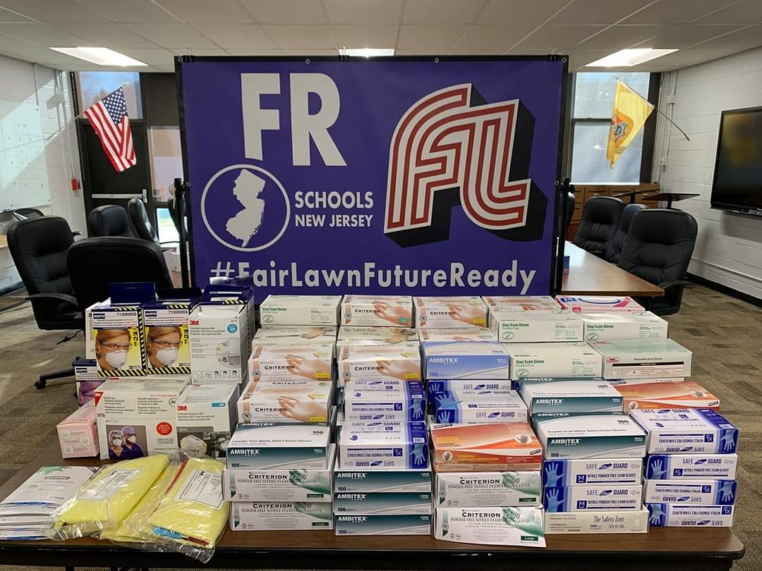 7490Rotary's tweet photo. The Fair Lawn Sunrise Rotary Club has taken the lead on collecting Personal Protective Equipment! N95 Masks, Rubber Gloves, and Gowns have all been donated. #PeopleofAction #TogetherWeConnect #TogetherWeTransform #TogetherWeSaveLives #RotaryStrong #RotaryDistrict7490 https://t.co/JbsCC5W880