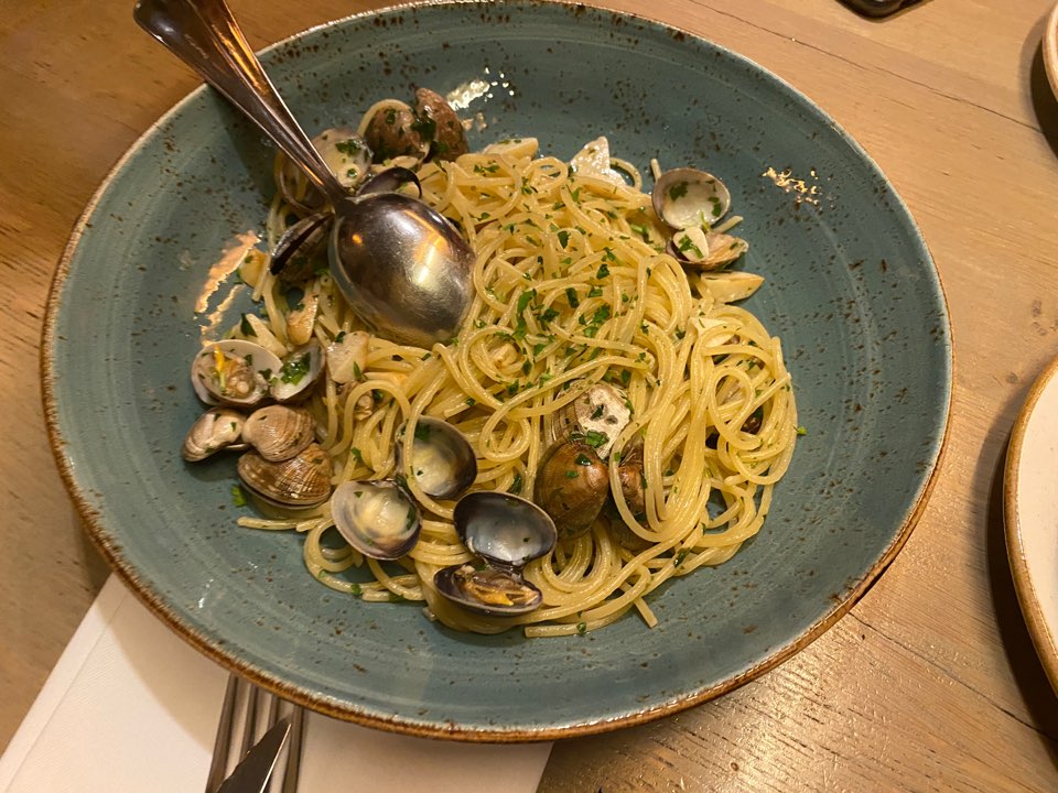 JYPETWICE's tweet photo. Photo by TZUYU

#TWICE #트와이스 #TWICEFOOD https://t.co/v4mnEQajqV