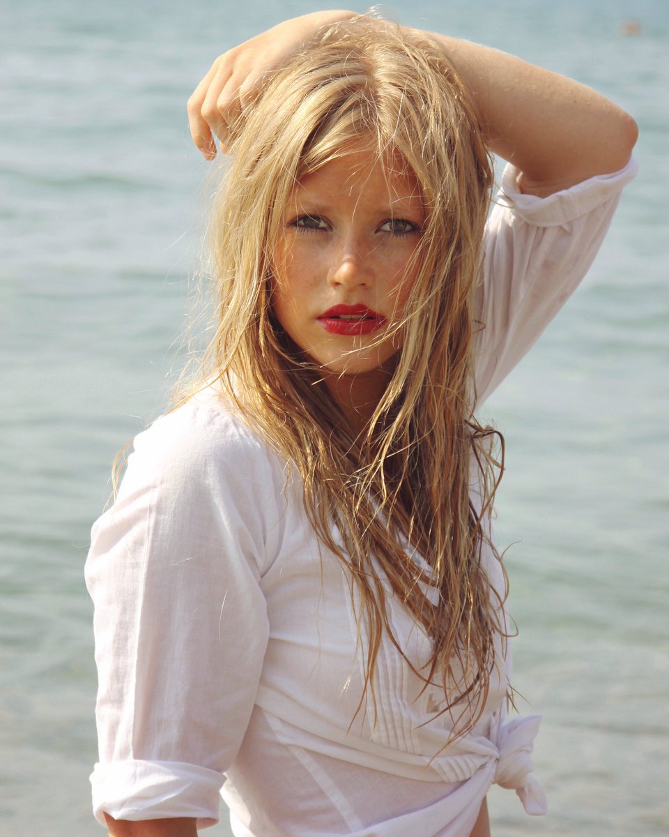 Day 15 : toujours en pyjama, mais on ressort les souvenirs ! ☀️#confinement Pic By <a href="/celimaginair/">Chion Céline</a> ❤️.